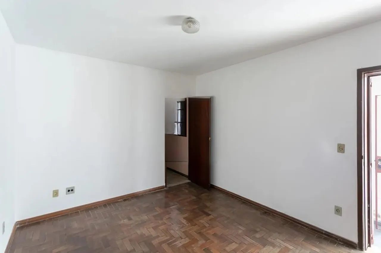 Casa à Venda - Lagoinha, 8 Quartos, 180 m2 - Foto 4