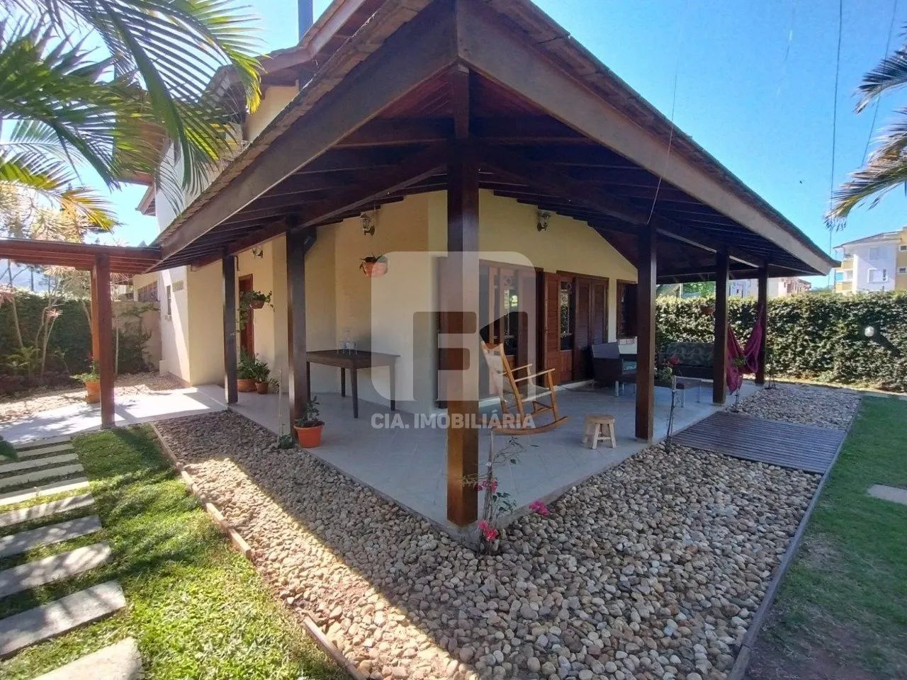 Excelente casa com 4 suítes no Rio Tavares - Foto 4