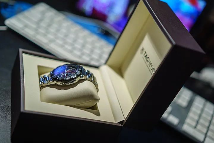 Relógio TAG Heuer CAH1015.BA0855 Formula 1 F1 Grande Date Chronograph  - Foto 4