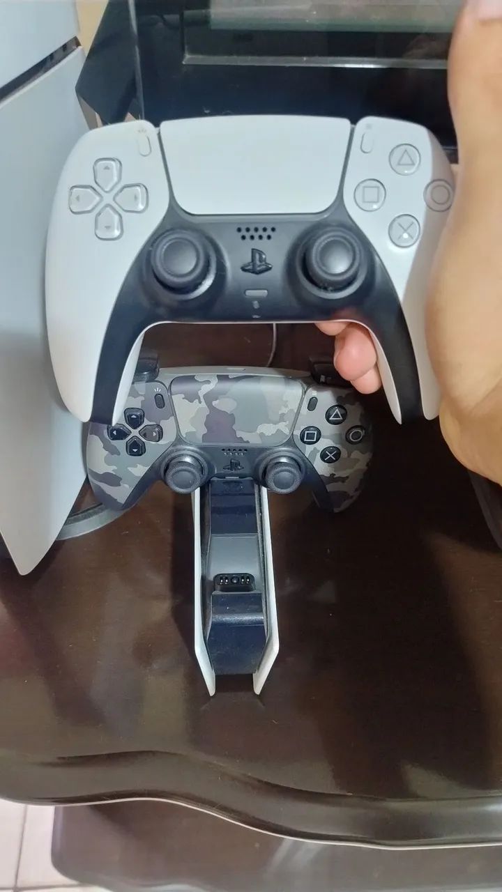 PlayStation 5.  (2 controles) - Foto 3