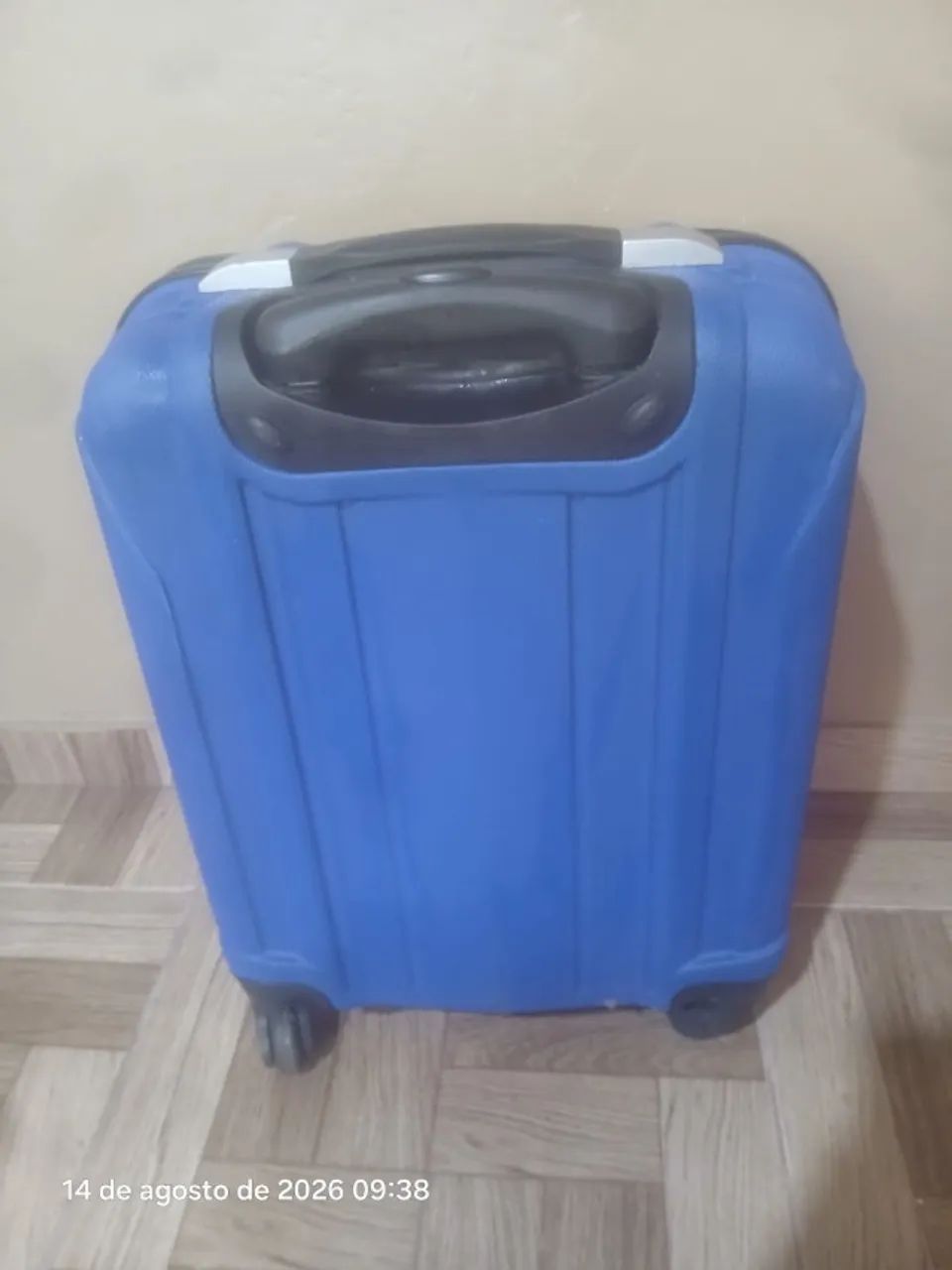 Mala de Viagem Azul com Rodinhas e Cadeado - R$ 130 - Foto 2