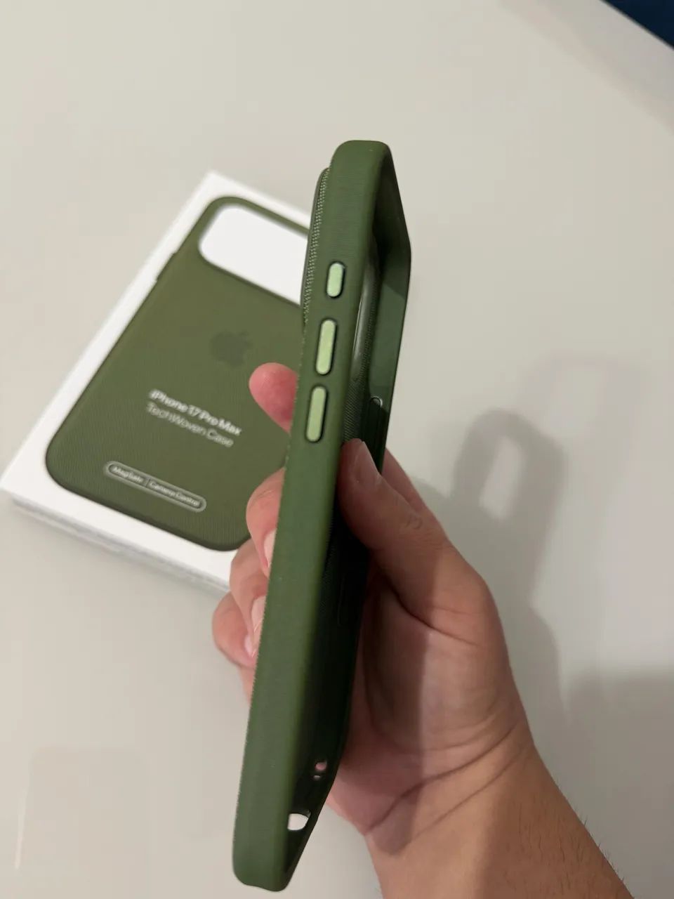 Capa original Apple para Iphone 17 Pro Max modelo TecWoven verde  - Foto 3