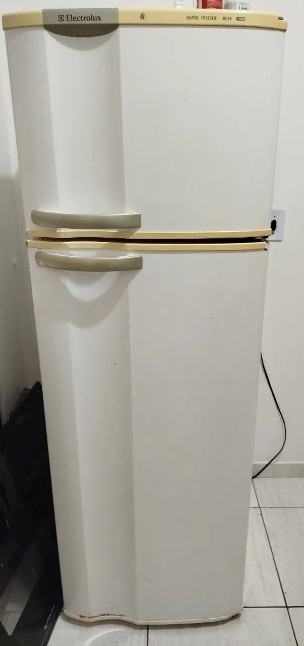 GELADEIRA ELECTROLUX SUPER FREEZER DC33 - Geladeiras e Freezers