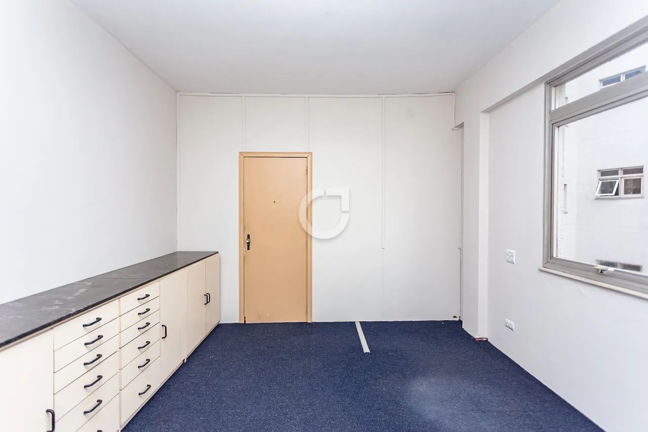 Sala Comercial no Edifício Credireal, com 33,54m² privativos  Centro de Curitiba - Foto 3