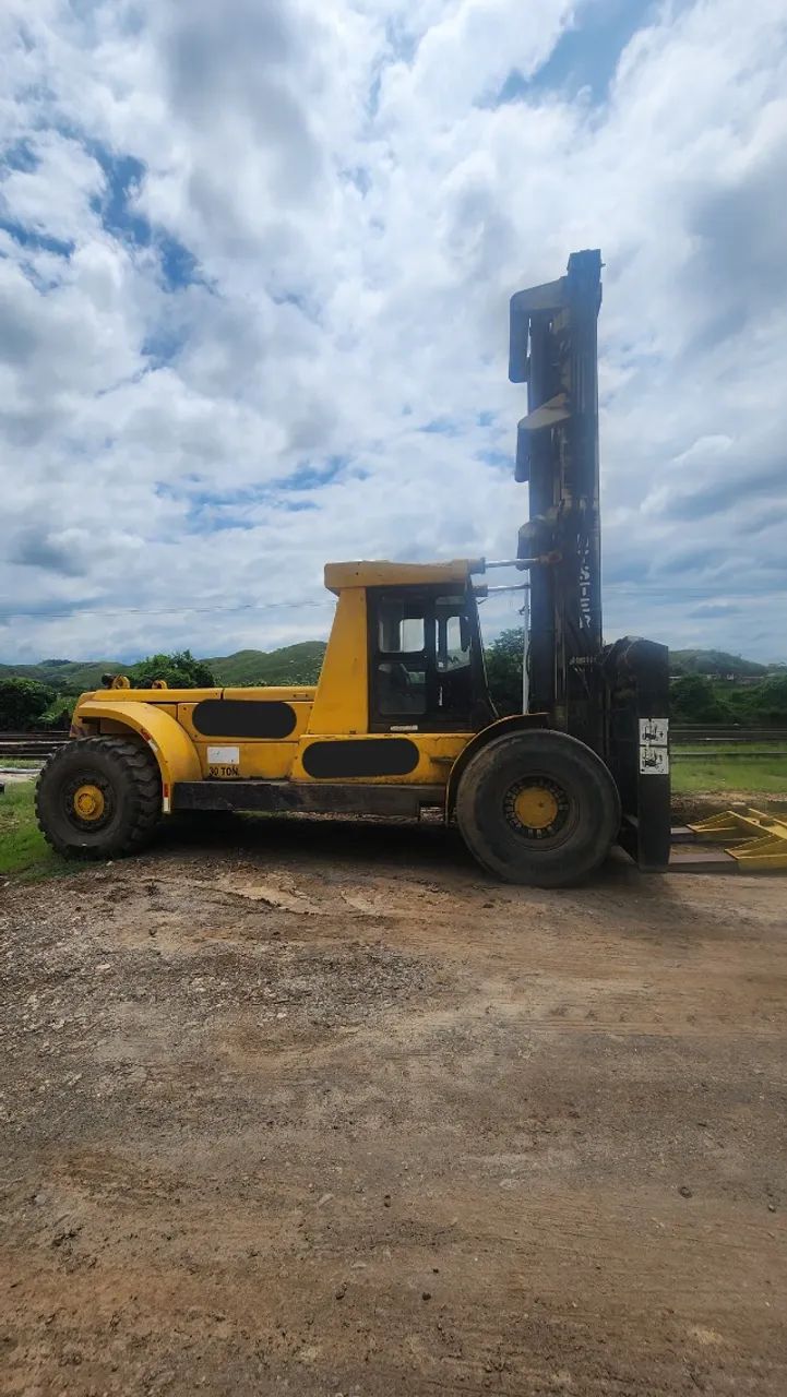 Locação Empilhadeira 30 tons Hyster