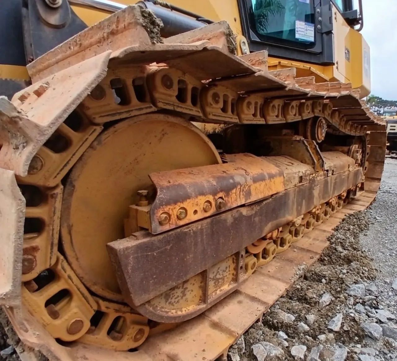 Trator de Esteira John Deere 700J ano 2021, com 5.400 horas e ar condicionado, em SP - Foto 5