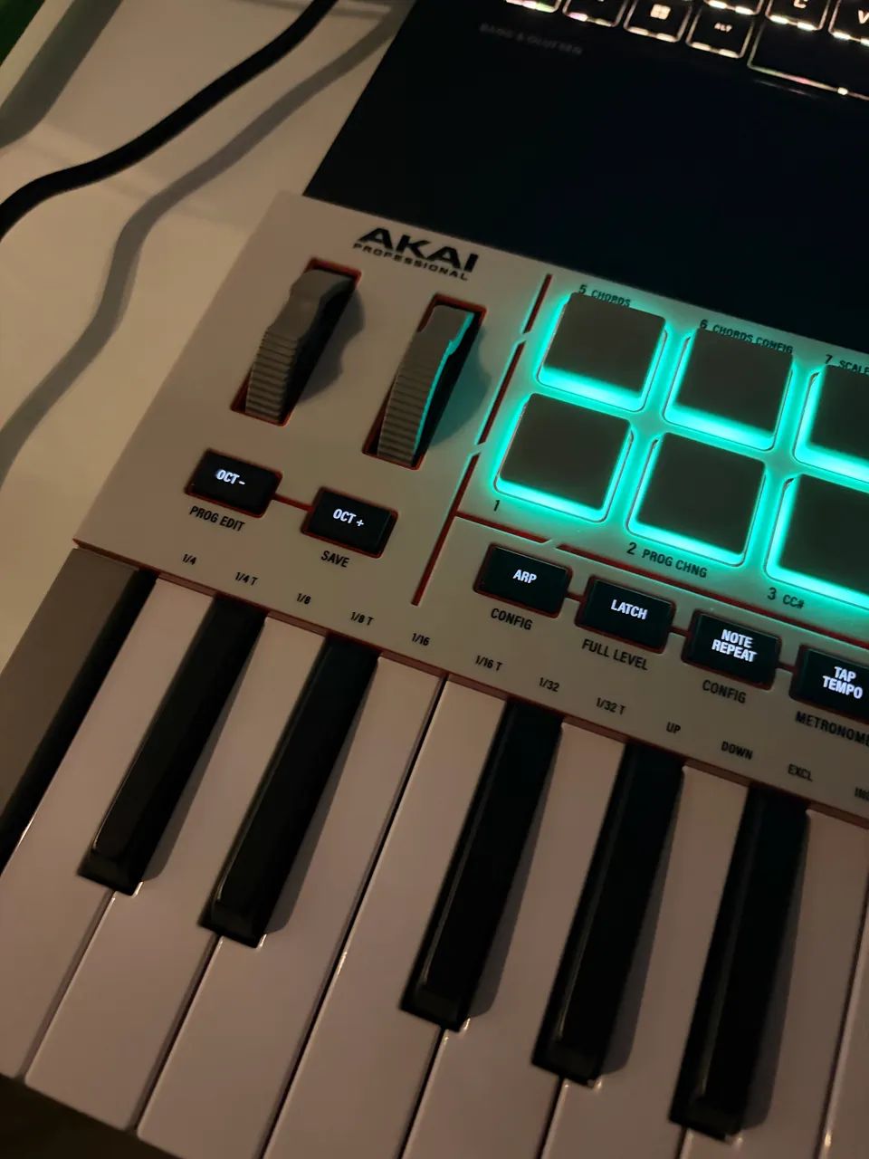 Teclado Midi MPK Mini MK4 - Foto 3