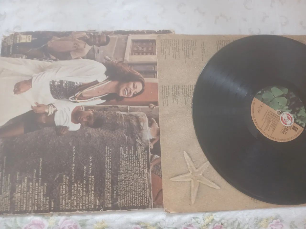 Vinil Clara Nunes ESPERANÇA,  sem defeito só capa um pouco danificada. Raridade.  - Foto 2