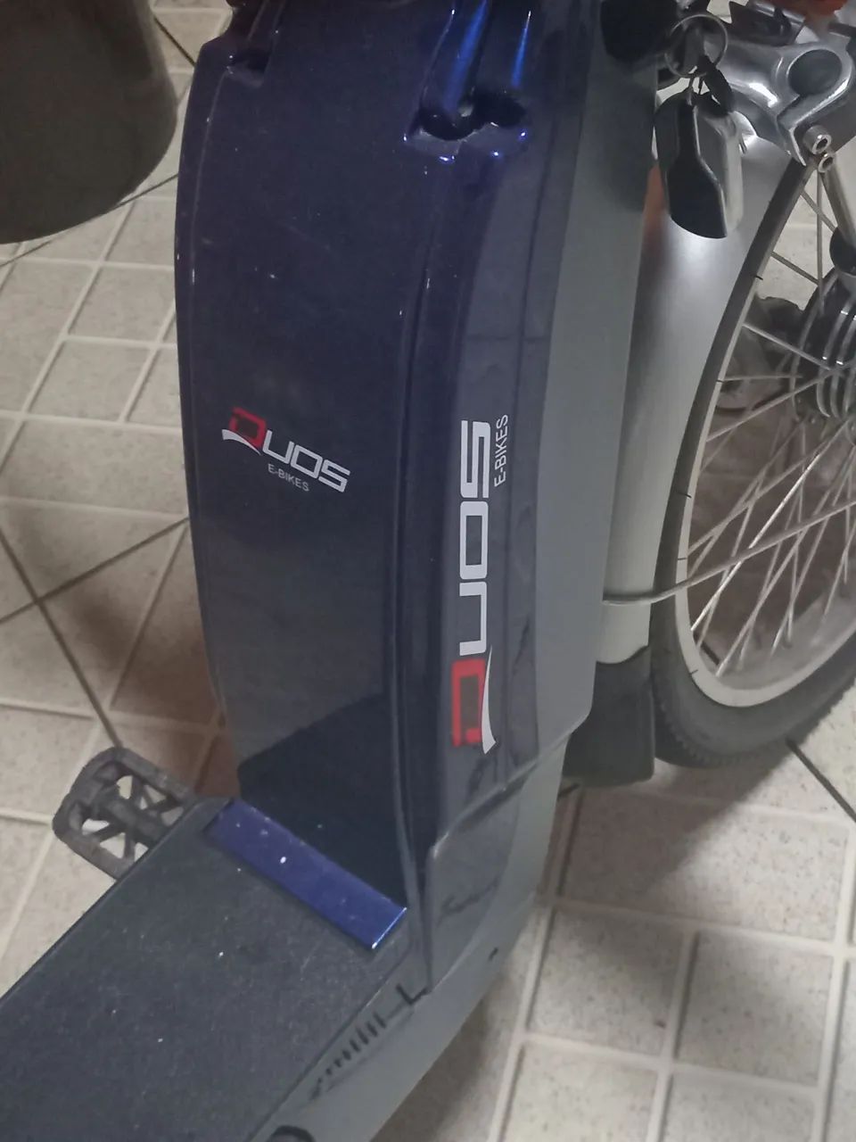 Bicicleta Elétrica E-Maxx Duos 800W Entrada USB Alarme e Seta cor azul - Foto 5