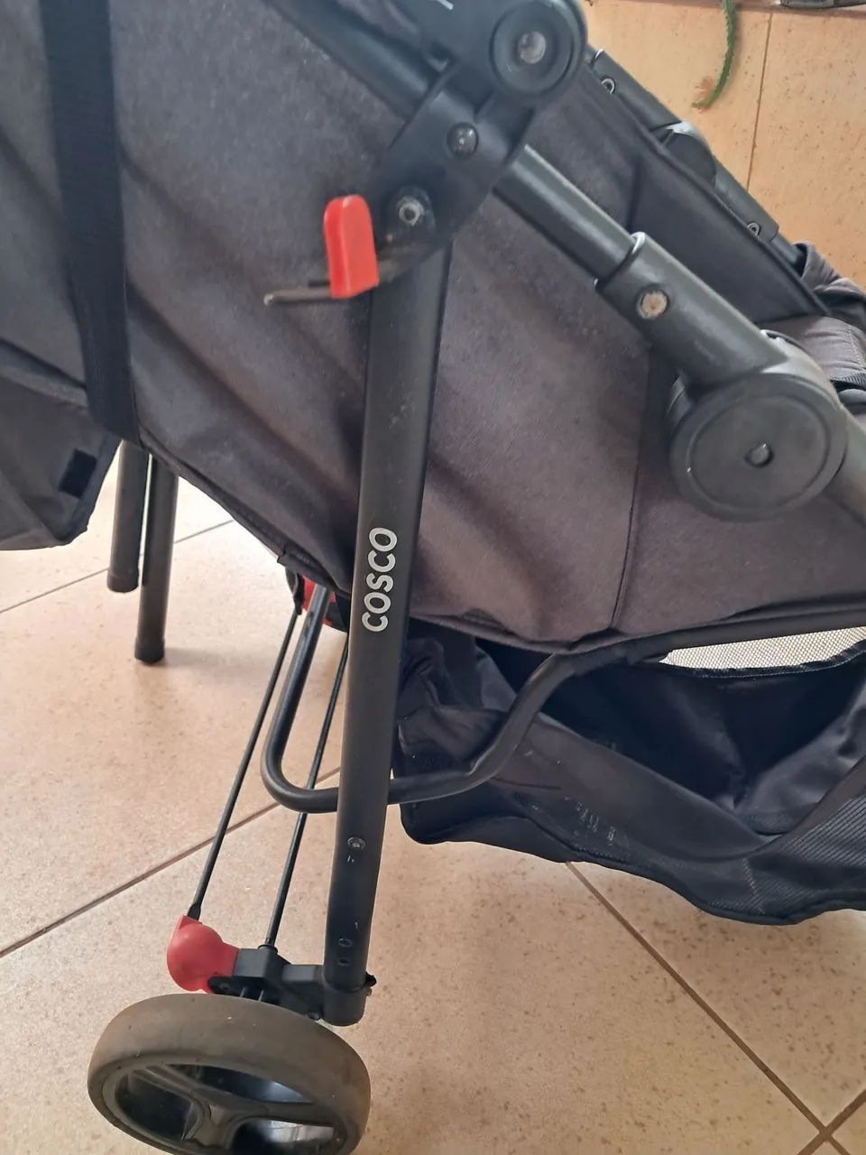 Vende-se um carrinho de bebê  - Foto 2
