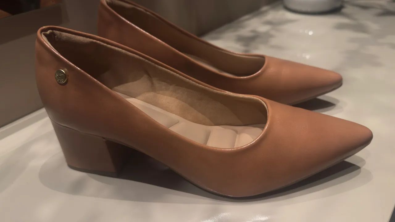 Vendo sapatos NOVOS - Foto 4