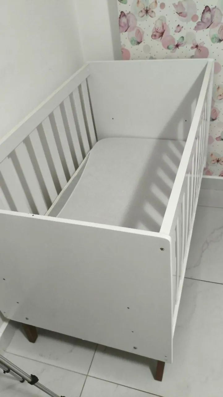 Berço com colchão 