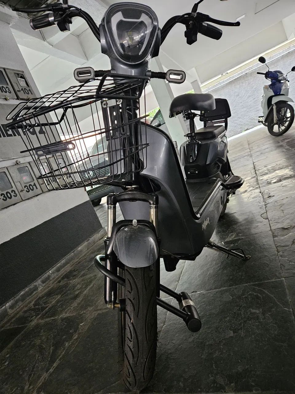 Scooter eletrica 