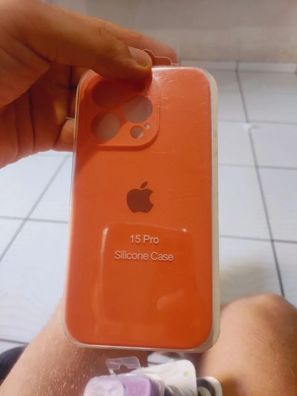 Vendo  LOTE  de 9 capinhas  iPhone 13 14 15 pro  - Foto 4