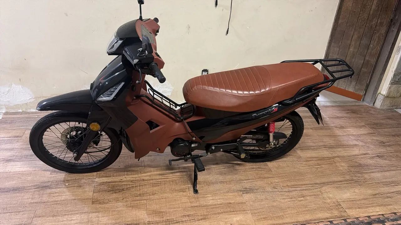 Moto semi nova 