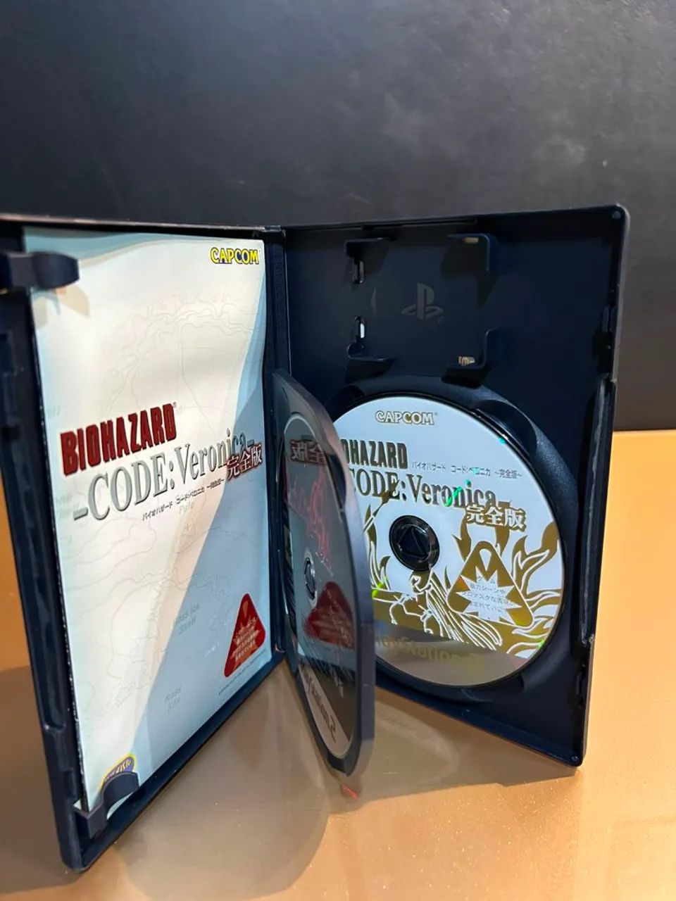 Resident Evil Code verônica original Playstation 2 - Foto 2