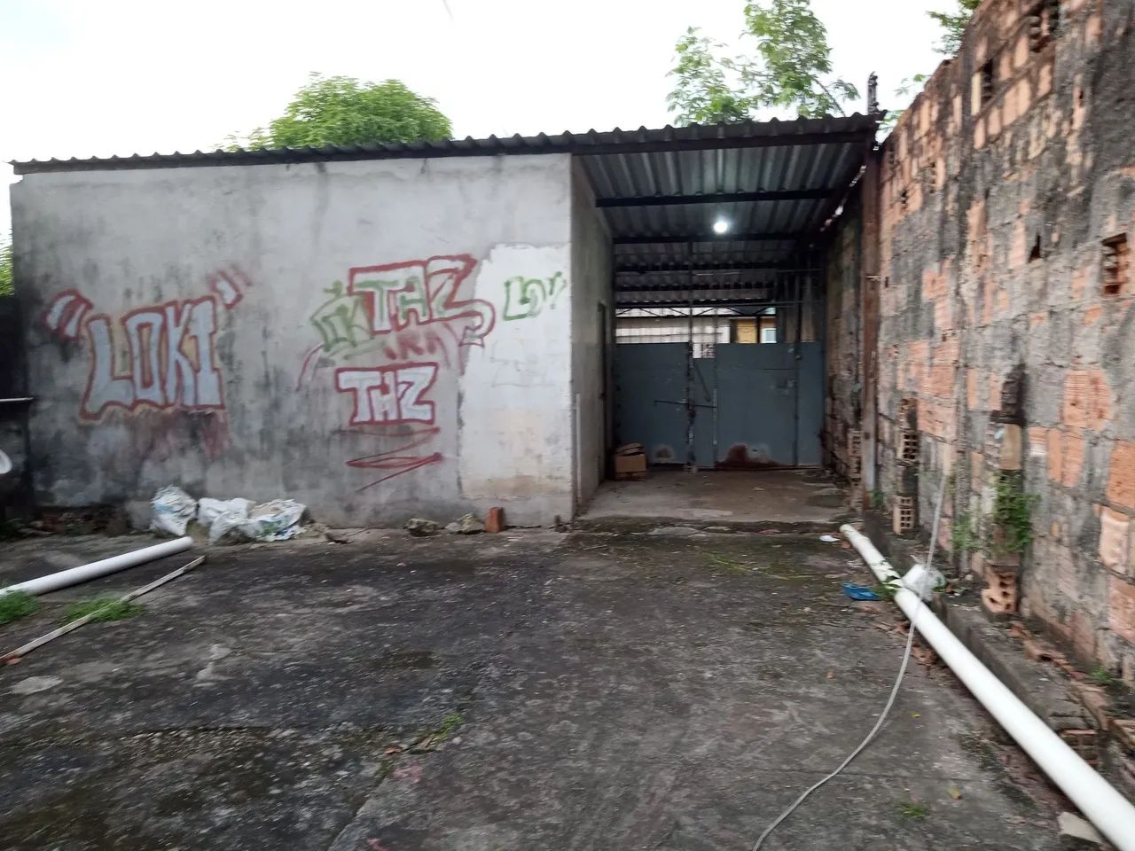 Vende-se casa bem localizada