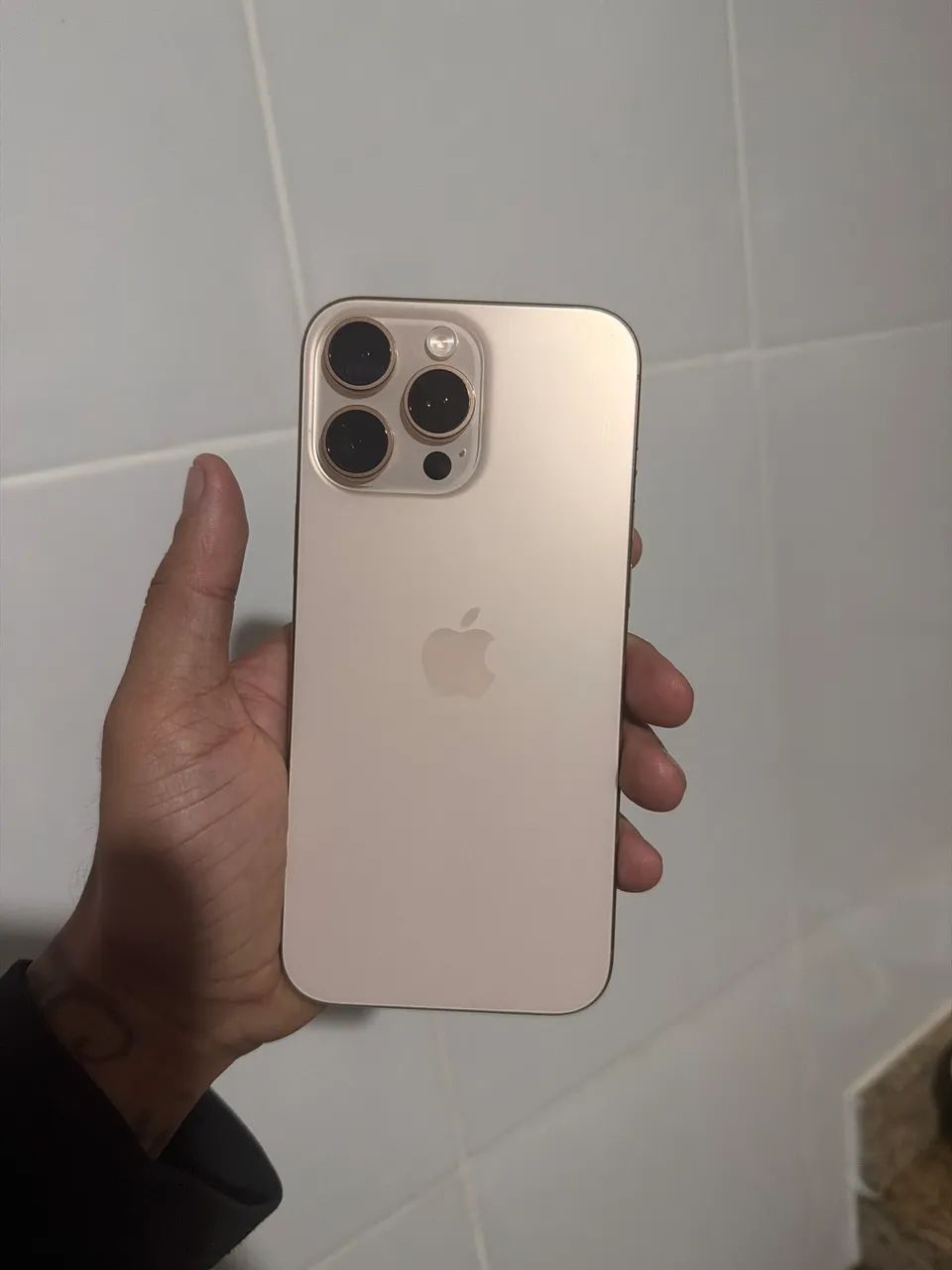 Vendo iPhone 16 pro Max rose 256 de memória bateria 90%