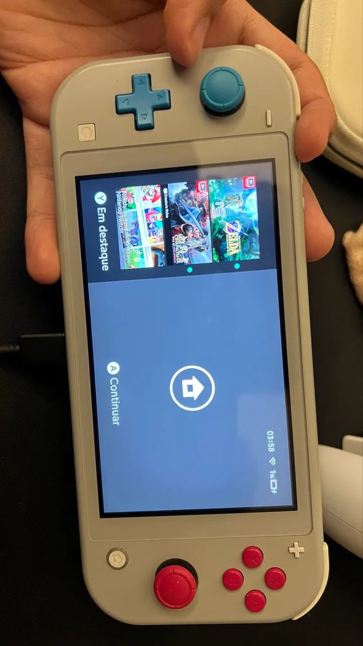 Nintendo Switch Lite edição sword and shield - Foto 3