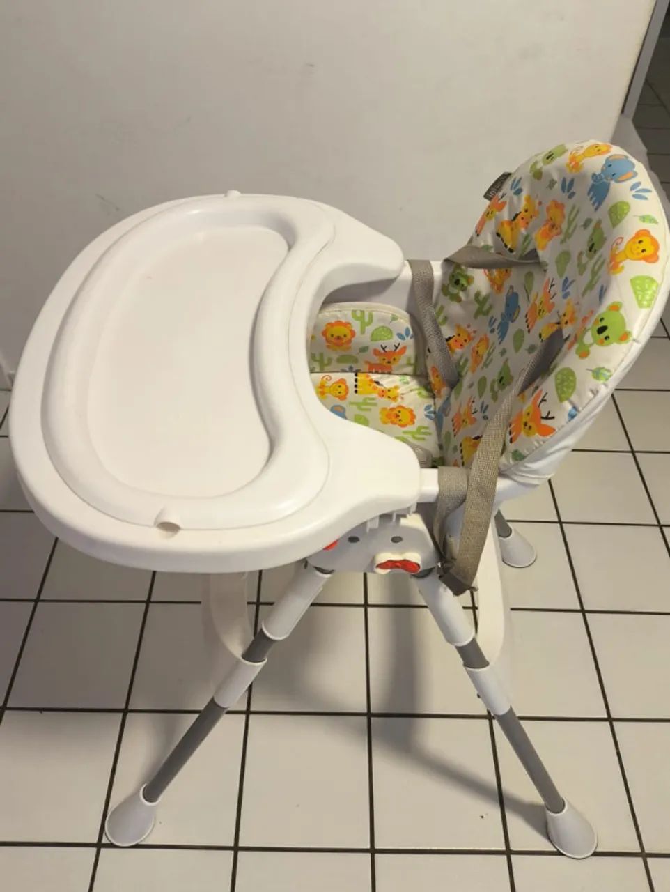 Cadeirinha para refeição com pé elevado - Foto 4