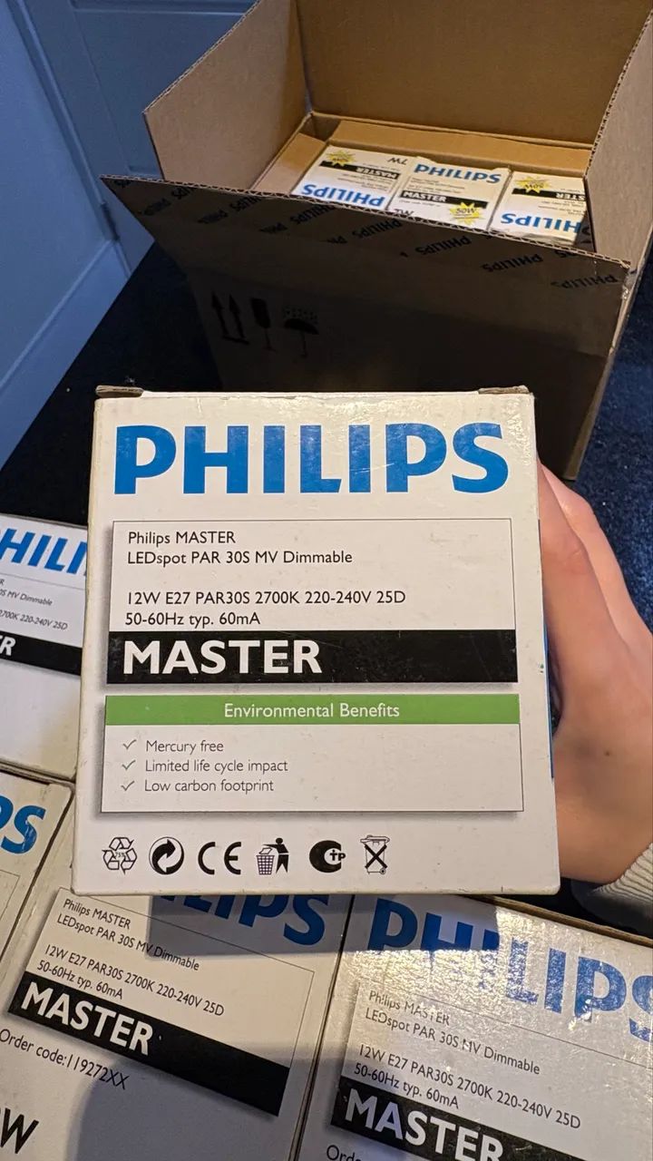 Lâmpada LED refletora Philips MASTER LEDspot PAR 30S. - Foto 4