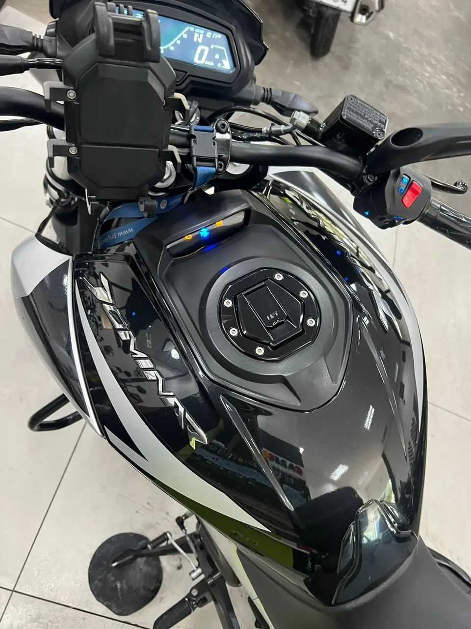 BAJAJ DOMINAR 250 - Foto 4
