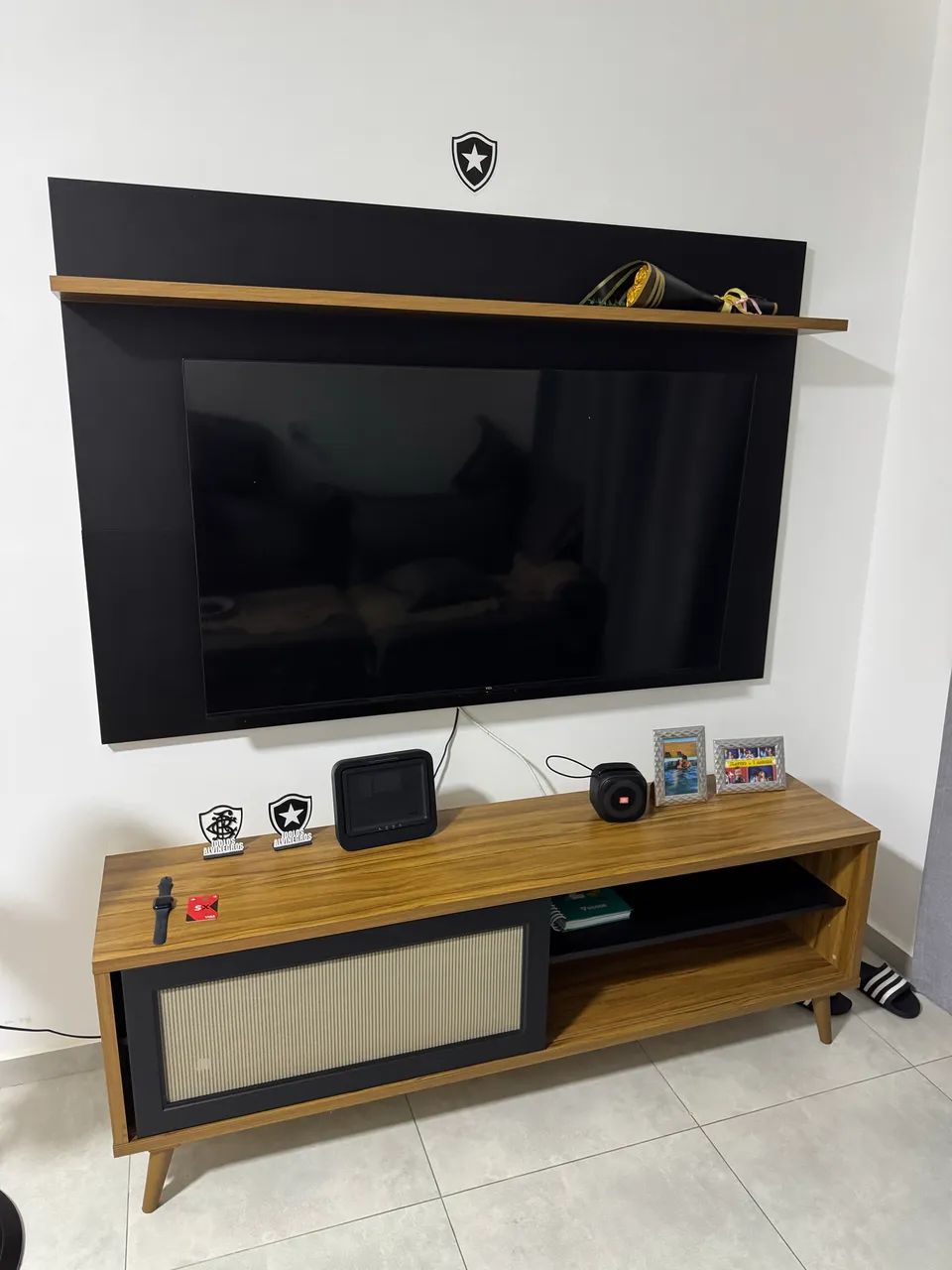 Conjunto de rack e painel 