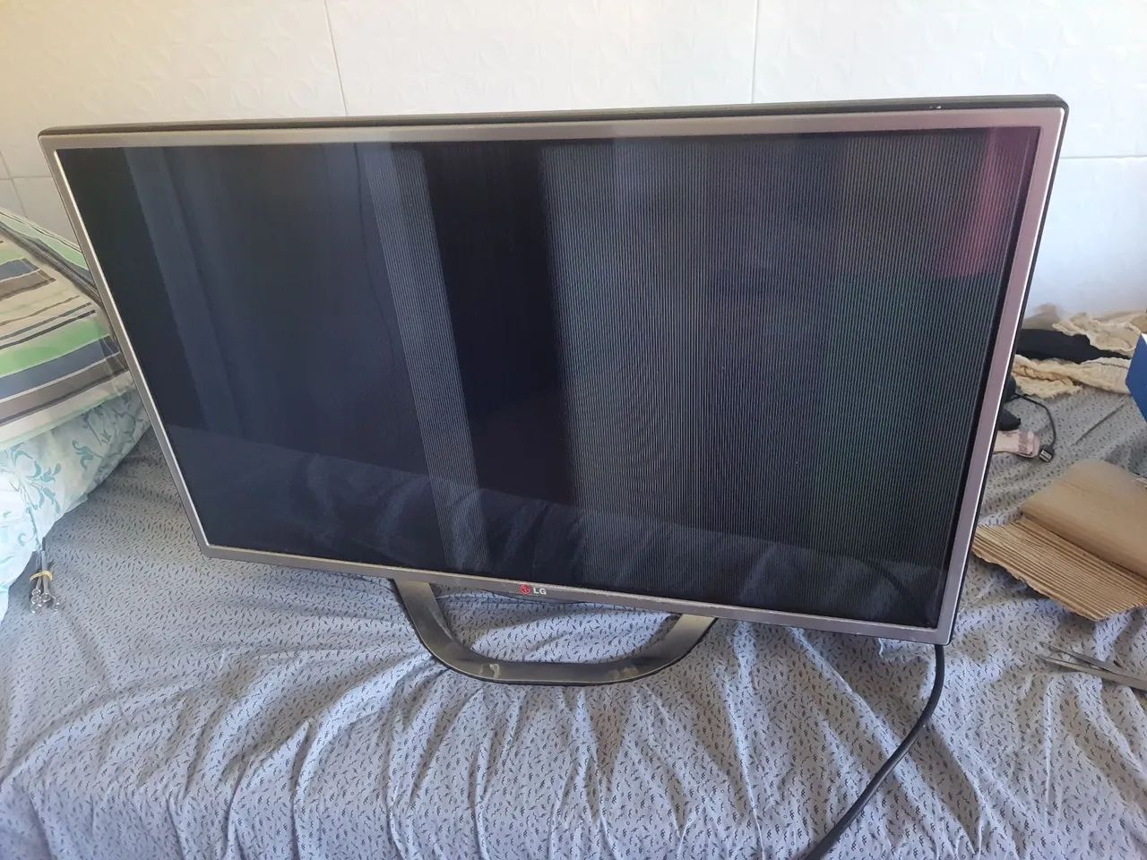 Tv Lg 32 com tecnologia 3d e 4 óculos 3d - Foto 2