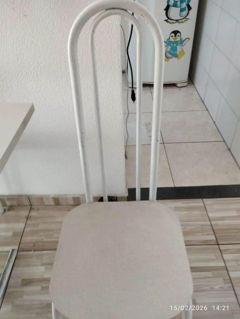 MESA COM 04 CADEIRAS - Foto 5