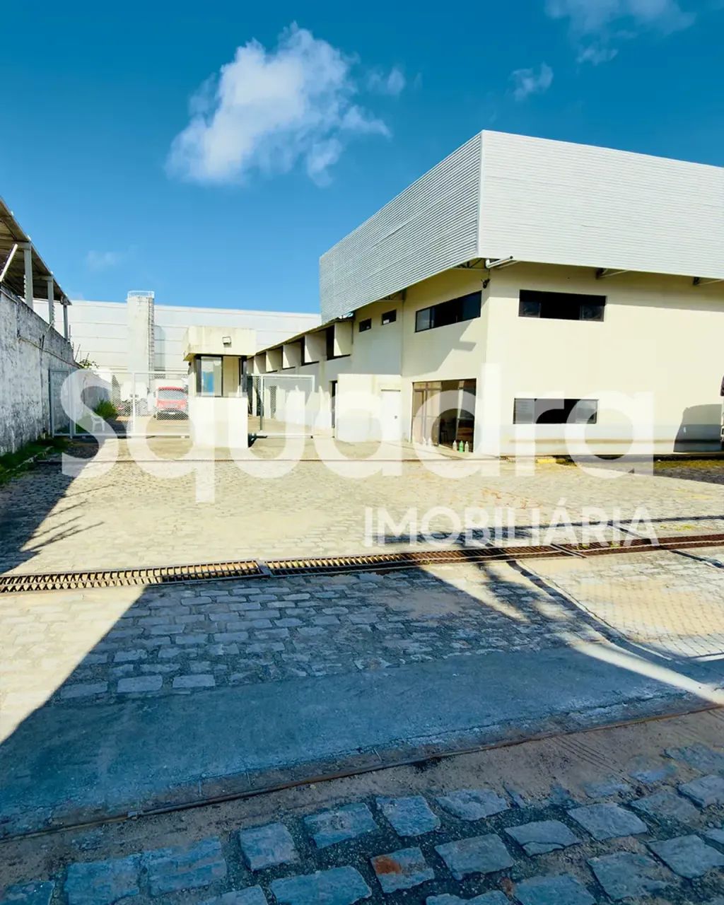 Galpão comercial na BR-116  Terreno de aproximadamente 2.000 m² - Foto 4