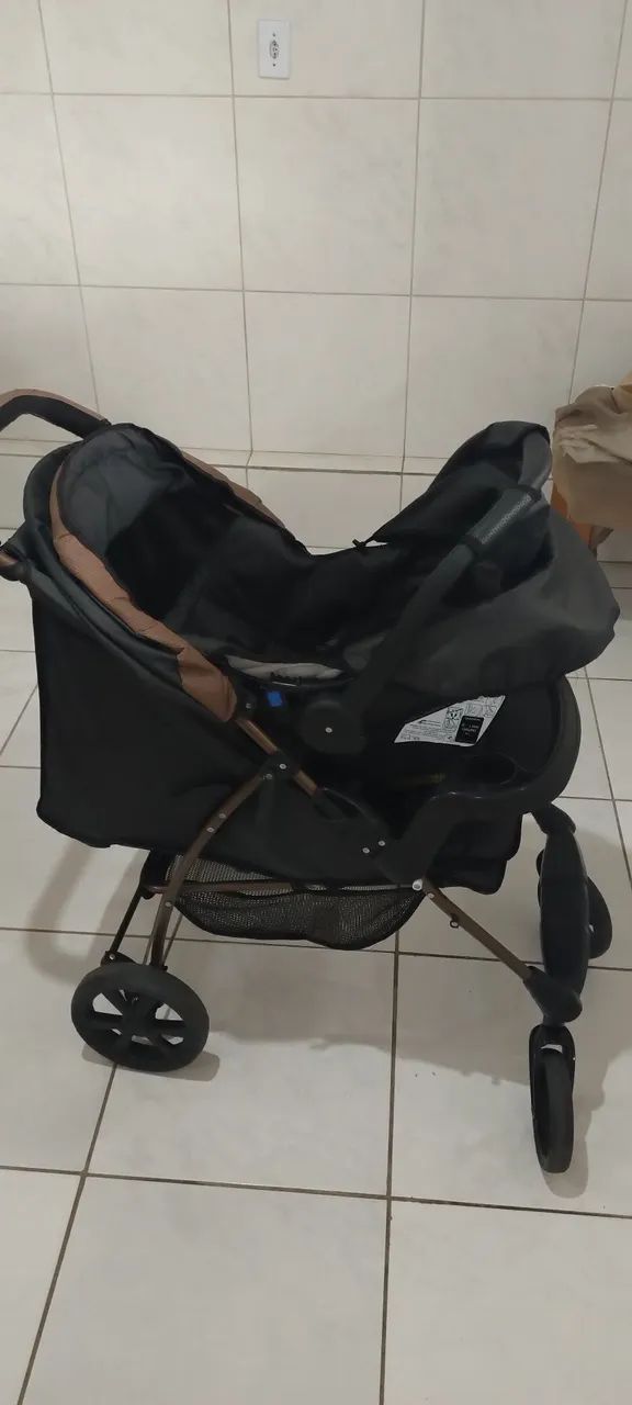 Carrinho de bebê com bebê conforto  - Foto 5