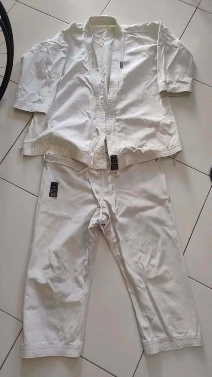 Vendo kimono karatê