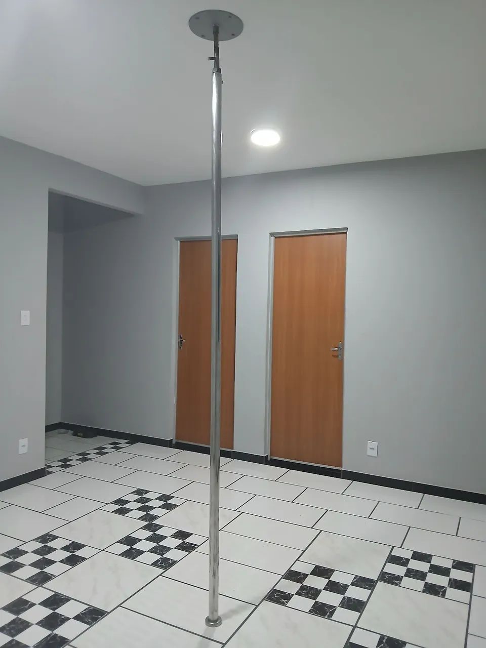 Vendo barra de pole dance estática  - Foto 2