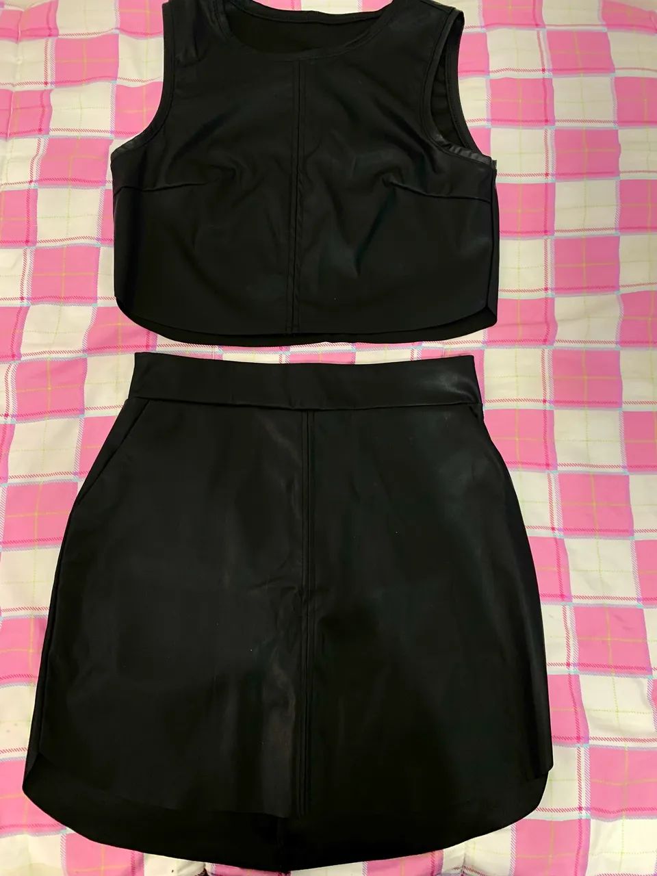 Conjunto de couro - Saia e Cropped