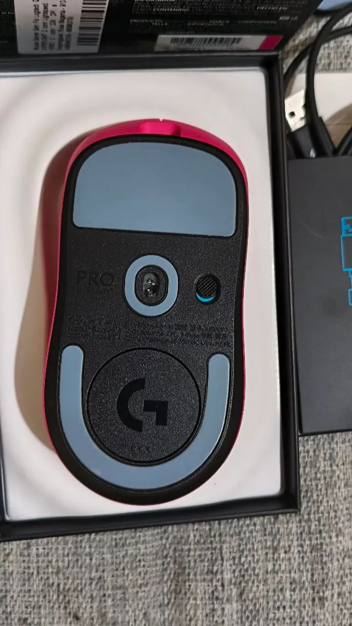 Mouse Logitech g pro x superlight 2 rosa com caixa acessórios  - Foto 3