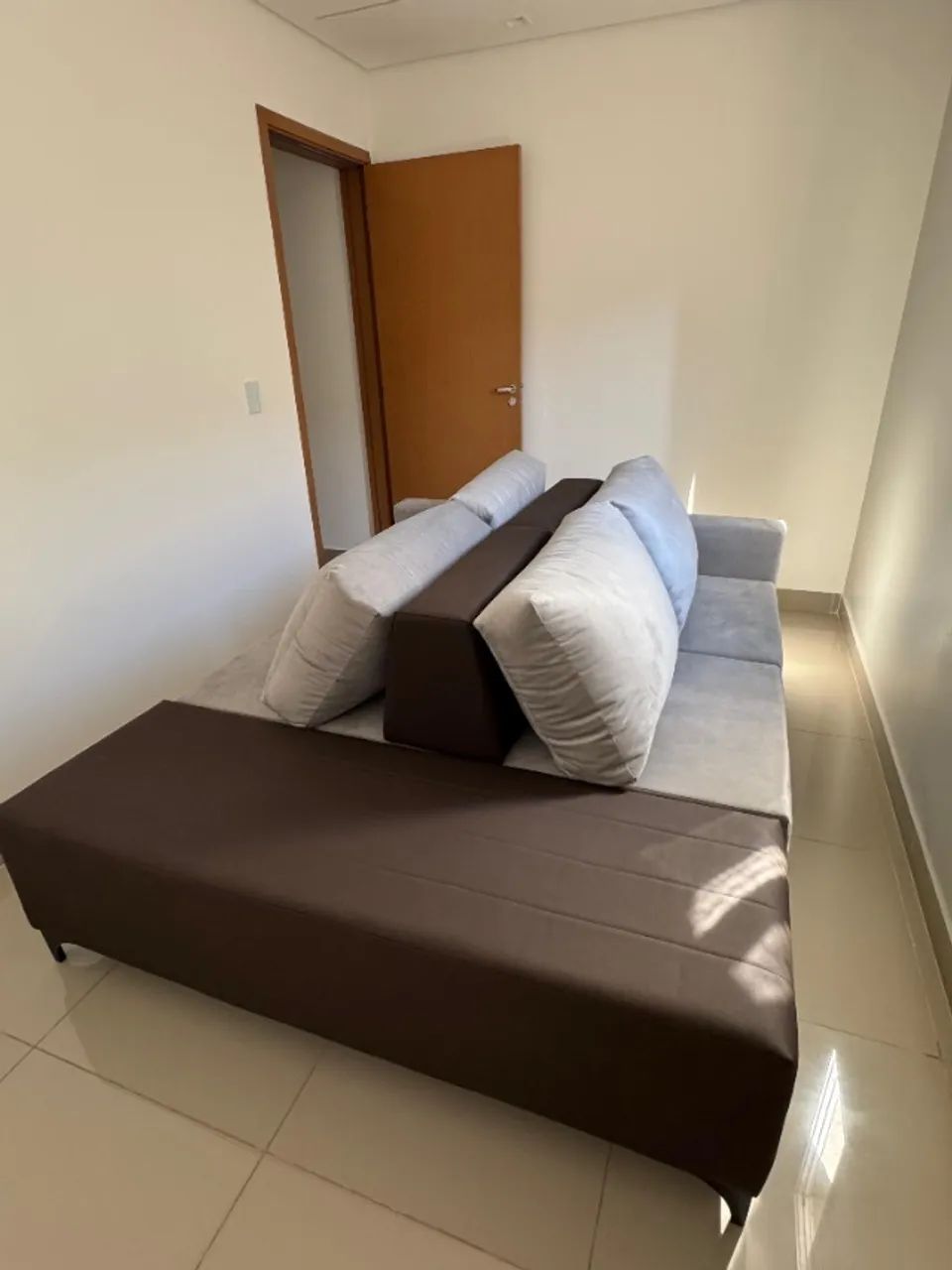SOFÁ ILHA NOVO - NUNCA USADO | 2,10 x 1,60m - Foto 3