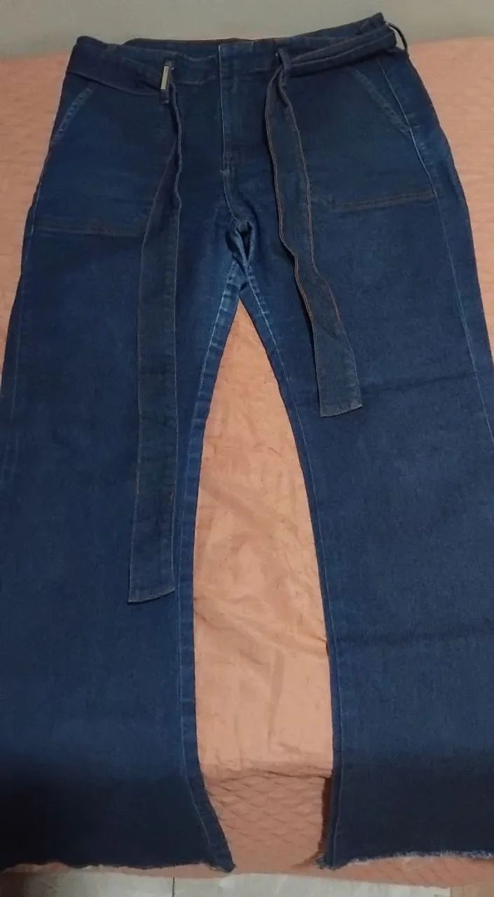 Roupas usadas em bom estado de conservação 