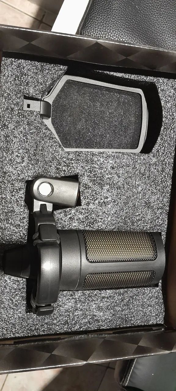 Microfone Fifine Ampligame A6T 