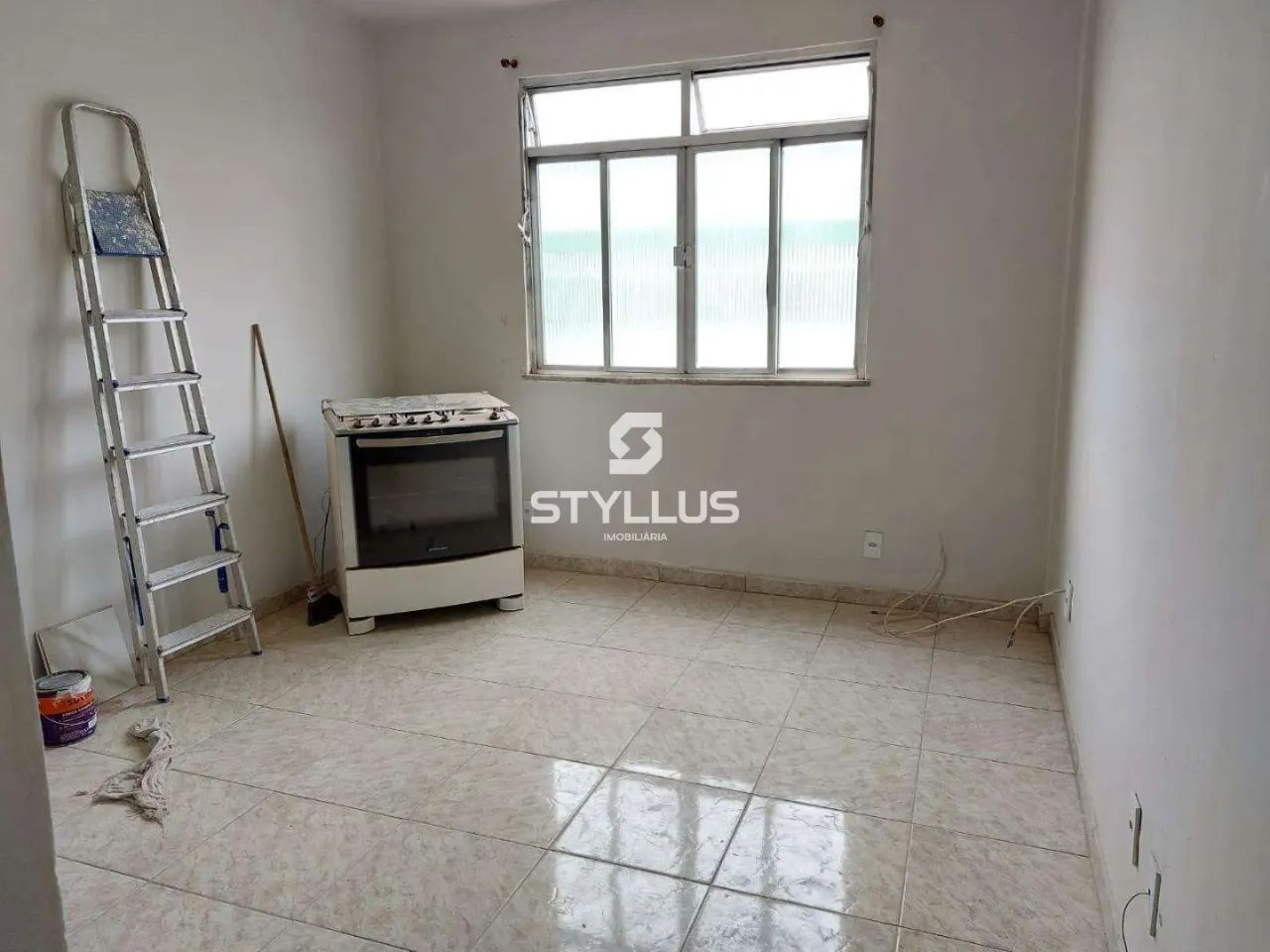 Apartamento em Estrada Intendente Magalhães - 64m² (Ref: C3819)