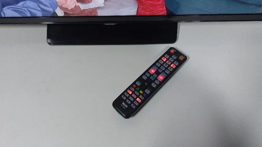 Tv LED 40 polegadas Samsung 40H4200 - Hd - Conversor digital integrado - ac. Cartão - Foto 4