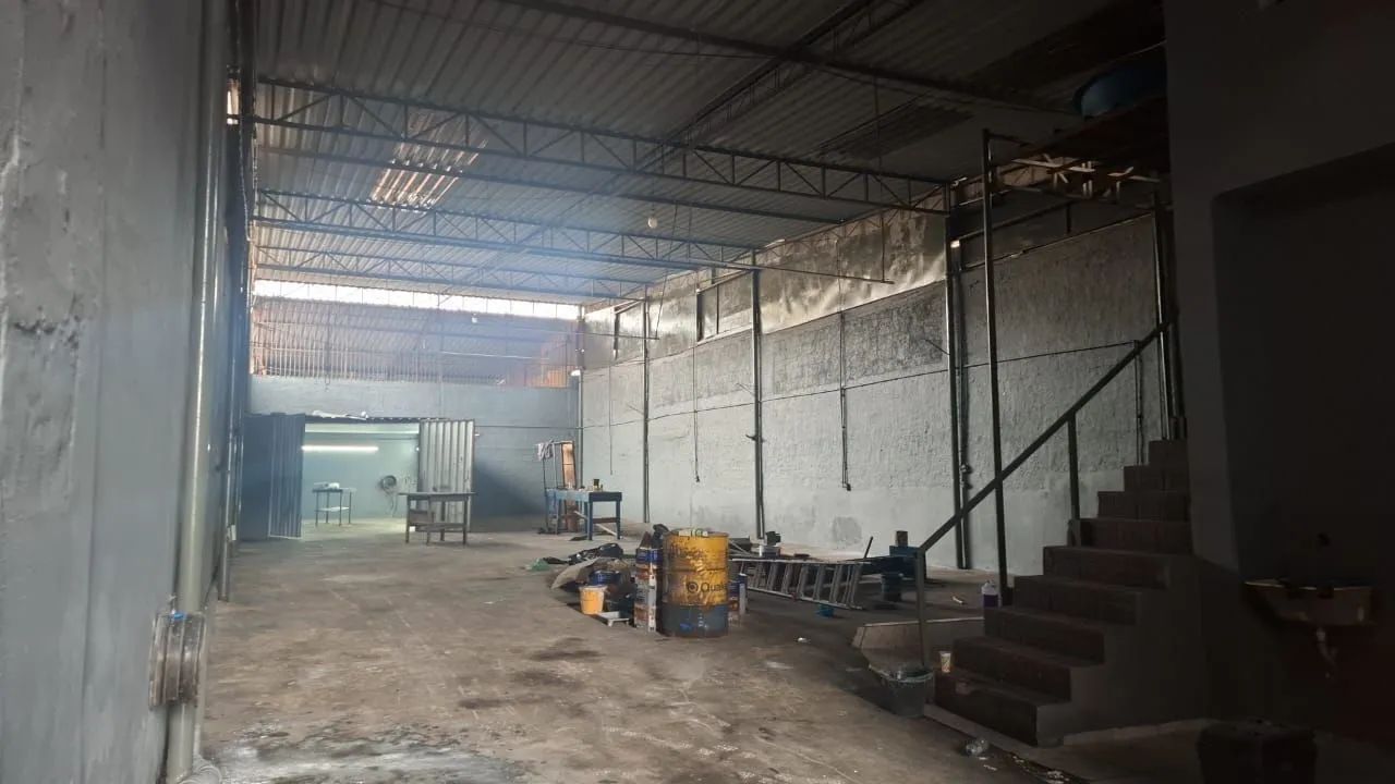 Alugo excelente Galpão com 400 m2 em Bonsucesso  - Foto 2
