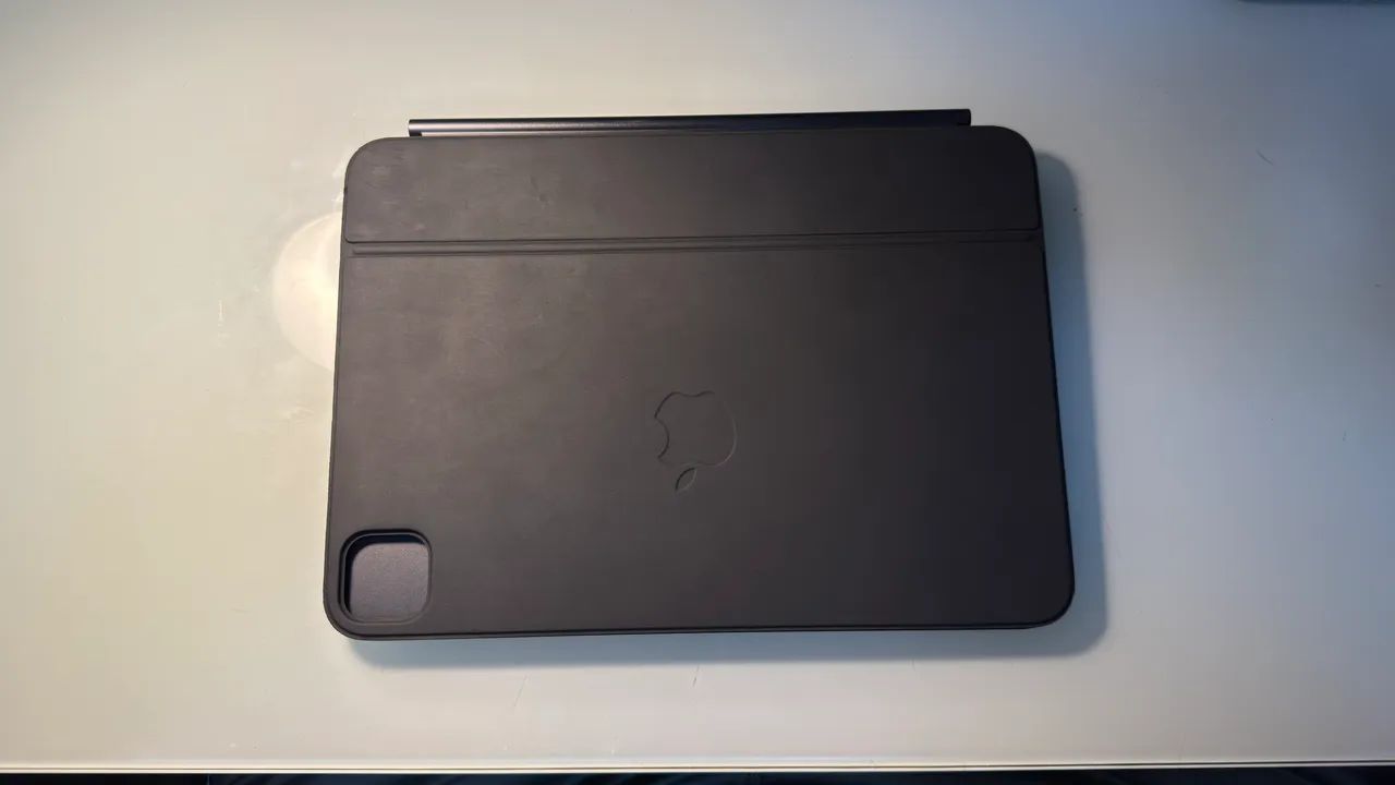 Magic Keyboard para IPad Pro 11 pol. com chip M4 ou M5  - Foto 2