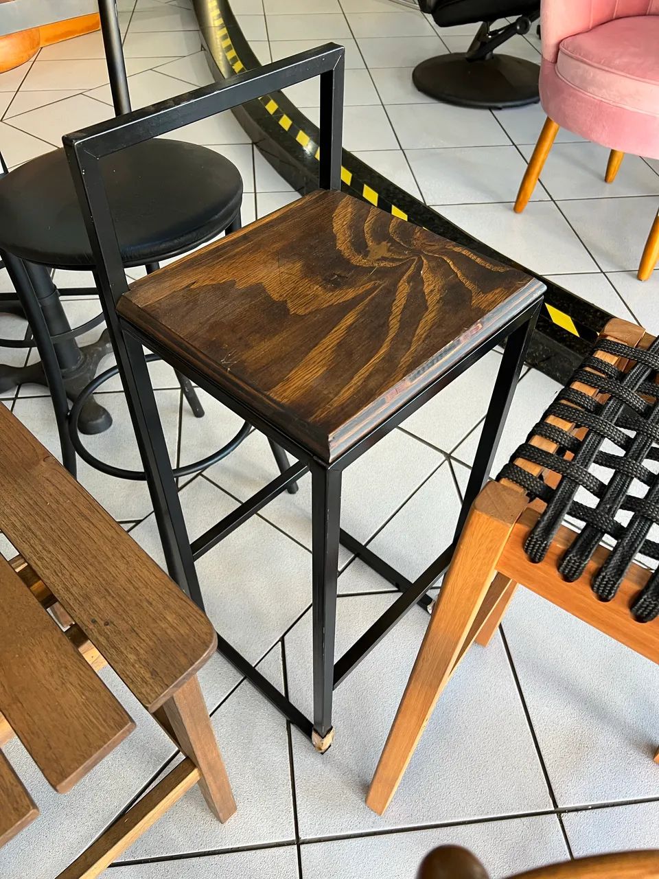 Banquetas altas marca Tok Stok - Foto 5
