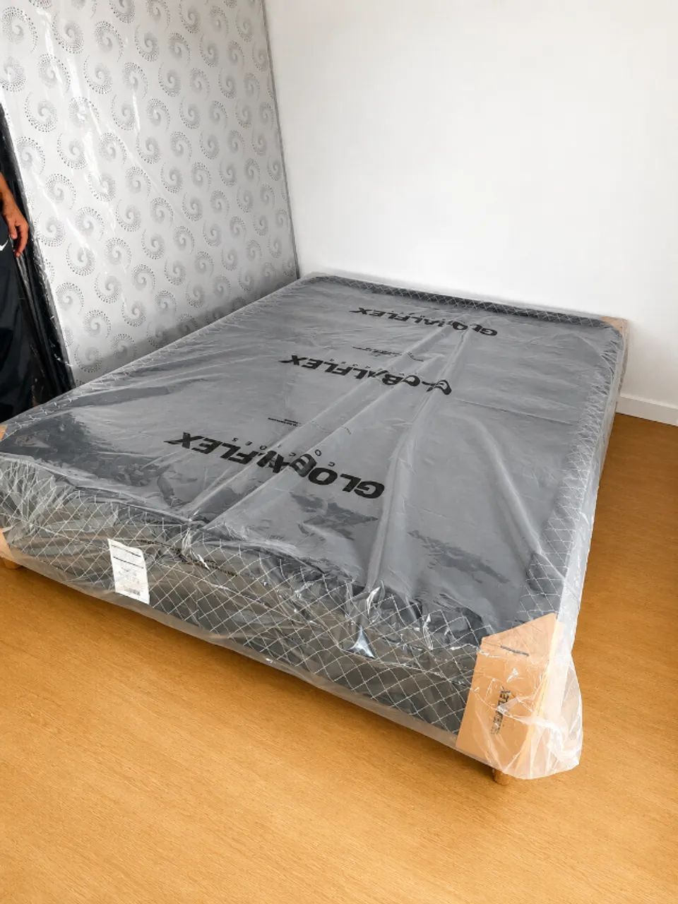 VENDO Base Box Casal - NOVA (Sem colchão) - Foto 4