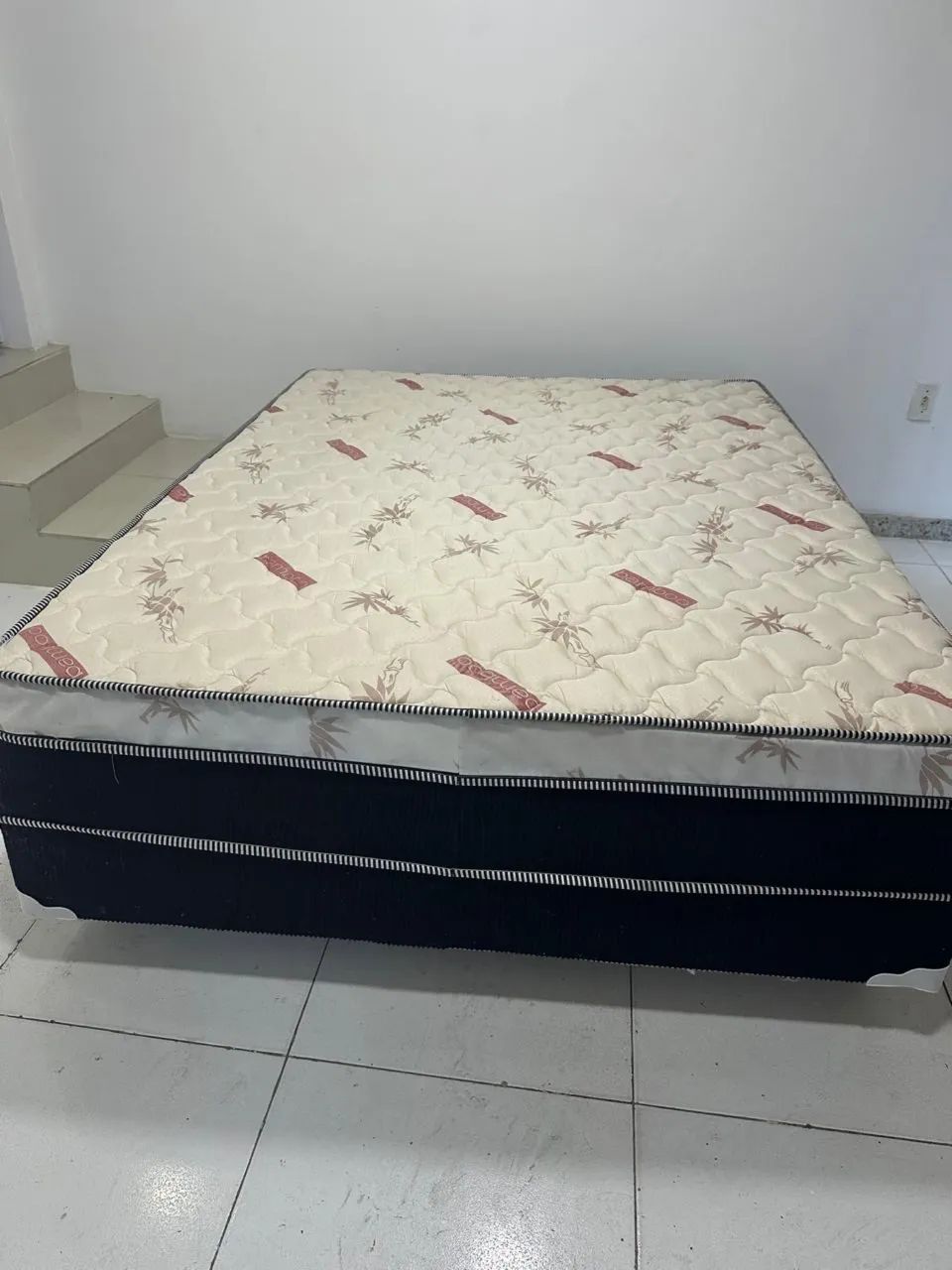 VENDO CAMA BOX EM PERFEITO ESTADO