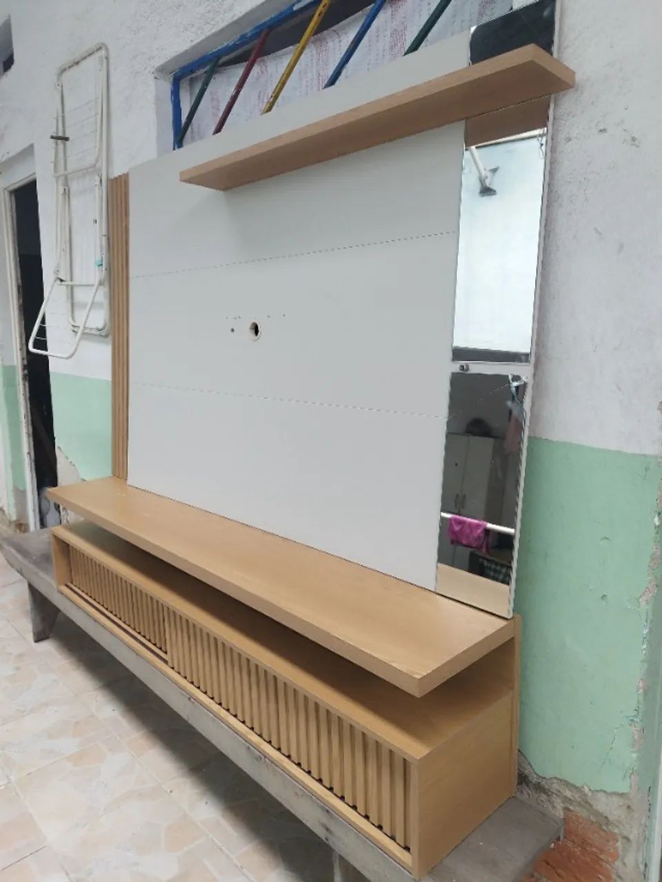 Rack-Painel para TV Até 60 Polegadas Sergipe 2 Portas com Espelho e Ripado Nature/Off Whit - Foto 3