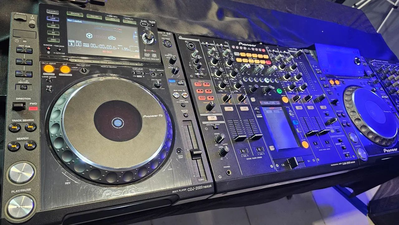 Par CDJ Pioneer 2000 Nexus + DJM 2000 Nexus
