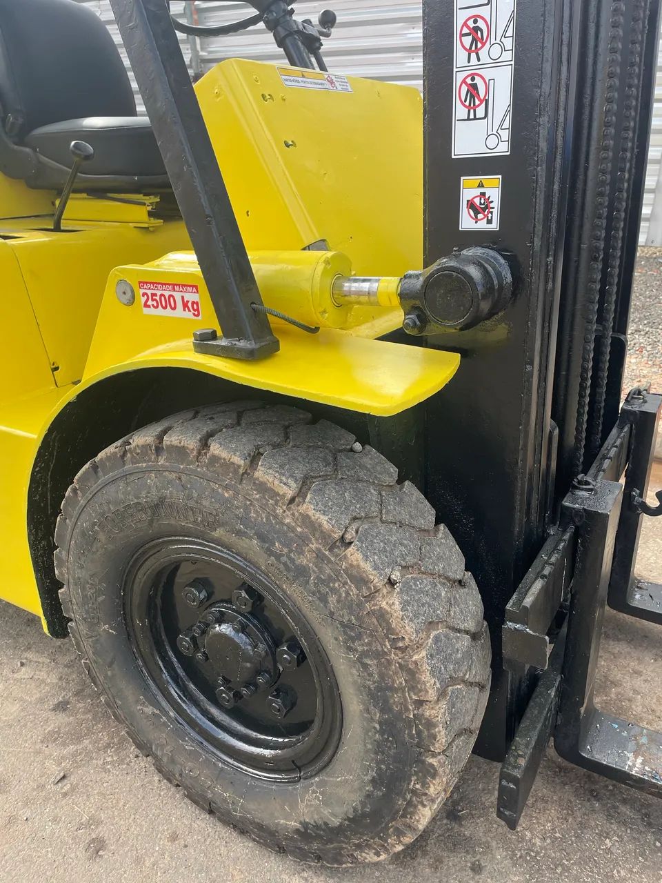 Empilhadeira Hyster 55 Capacidade 2.5kg - Foto 6