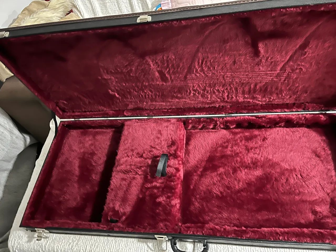 Case de guitarra Explorer (Cabe outros modelos) - Foto 3
