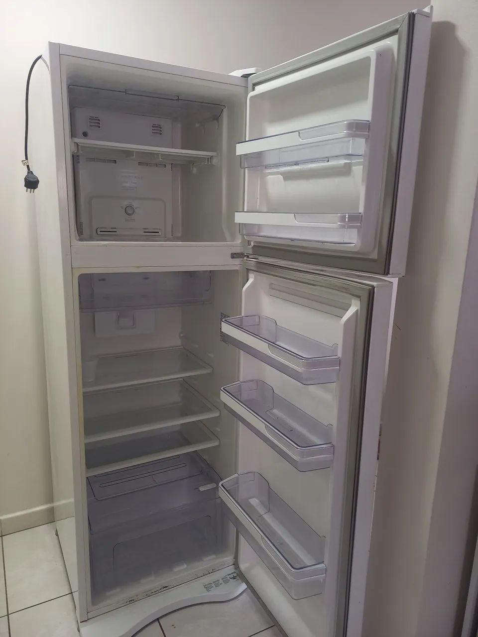 Vendo geladeira electrolux  - Foto 2